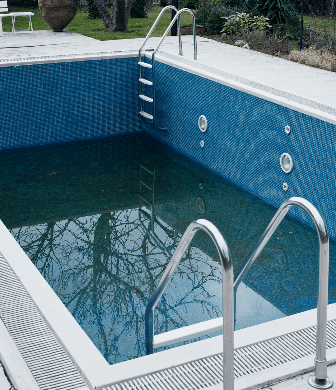 Does My Pool Have a Leak? Clean Pools